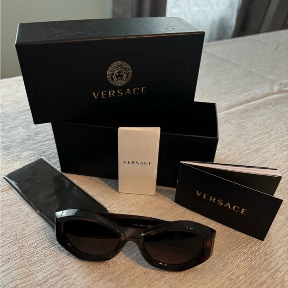 Versace Elegant Black Sunglasses